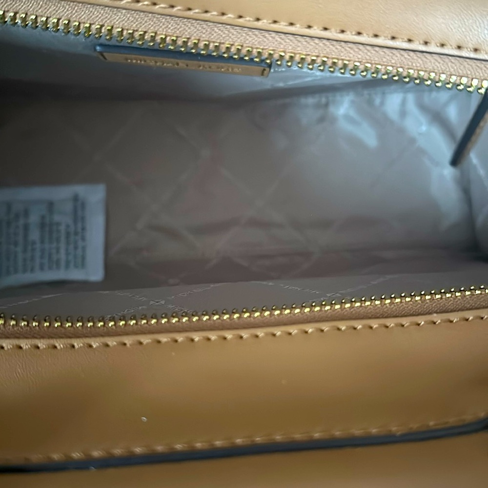 Micheal kors small tote bag - Picture 6 of 6
